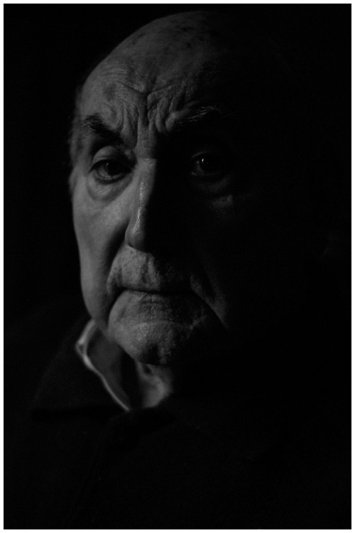 Abuelo - Retrato Fotografía de retrato de familia en blanco y negro.