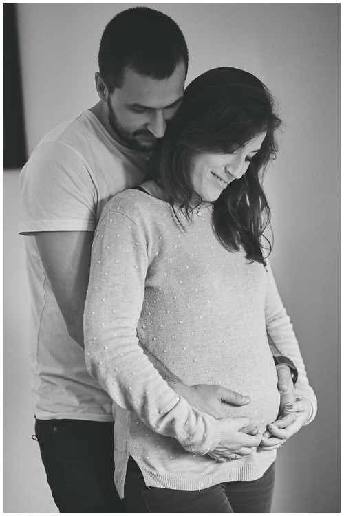 Cris y Javi - Fotografía de embarazo Sesión fotográfica de embarazo en la casa de Cris y Javi.